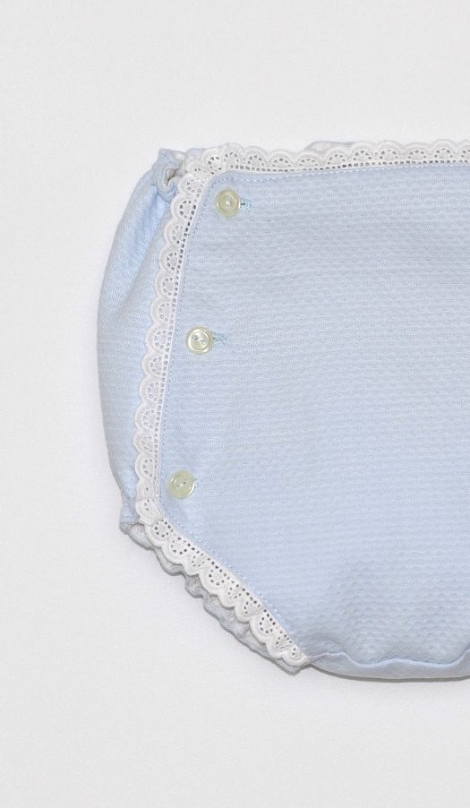 Cubrepañal con tira bordada | Piqué celeste
