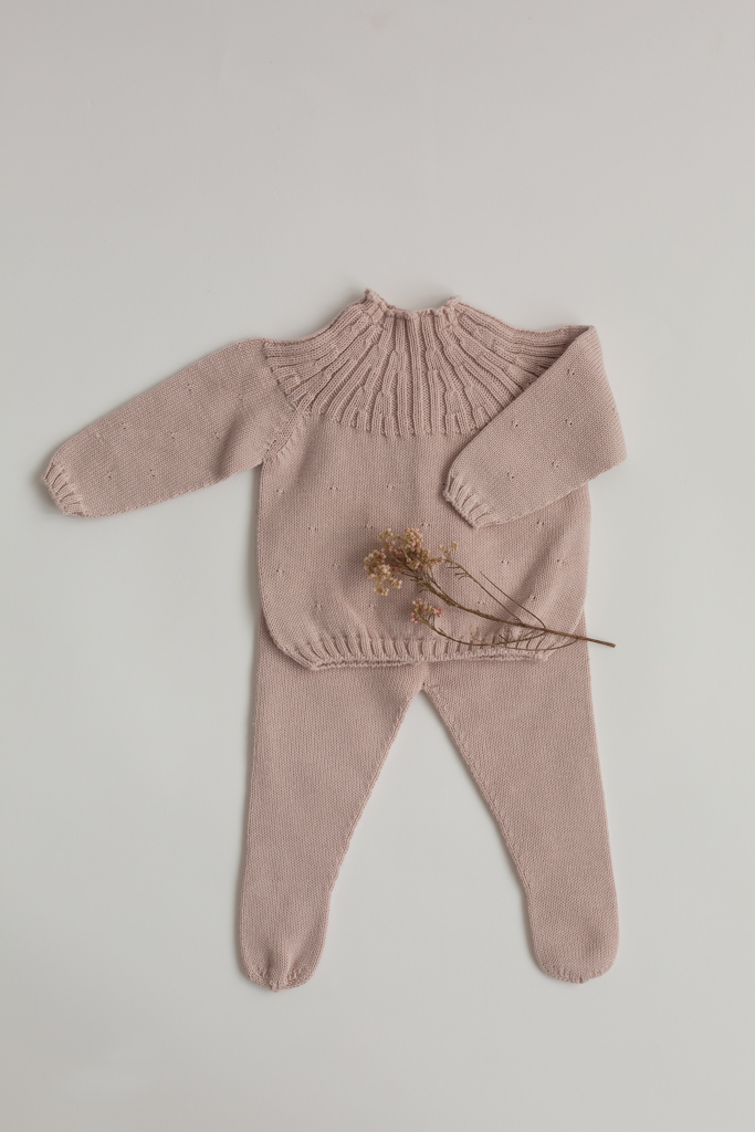 Jersey de trenzas con polainas rosa nude 