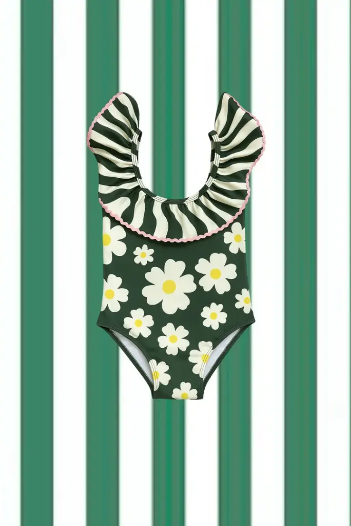 BAÑADOR ENTERO NIÑA VERDE CON FLORES BLANCAS Y VOLANTE RAYAS